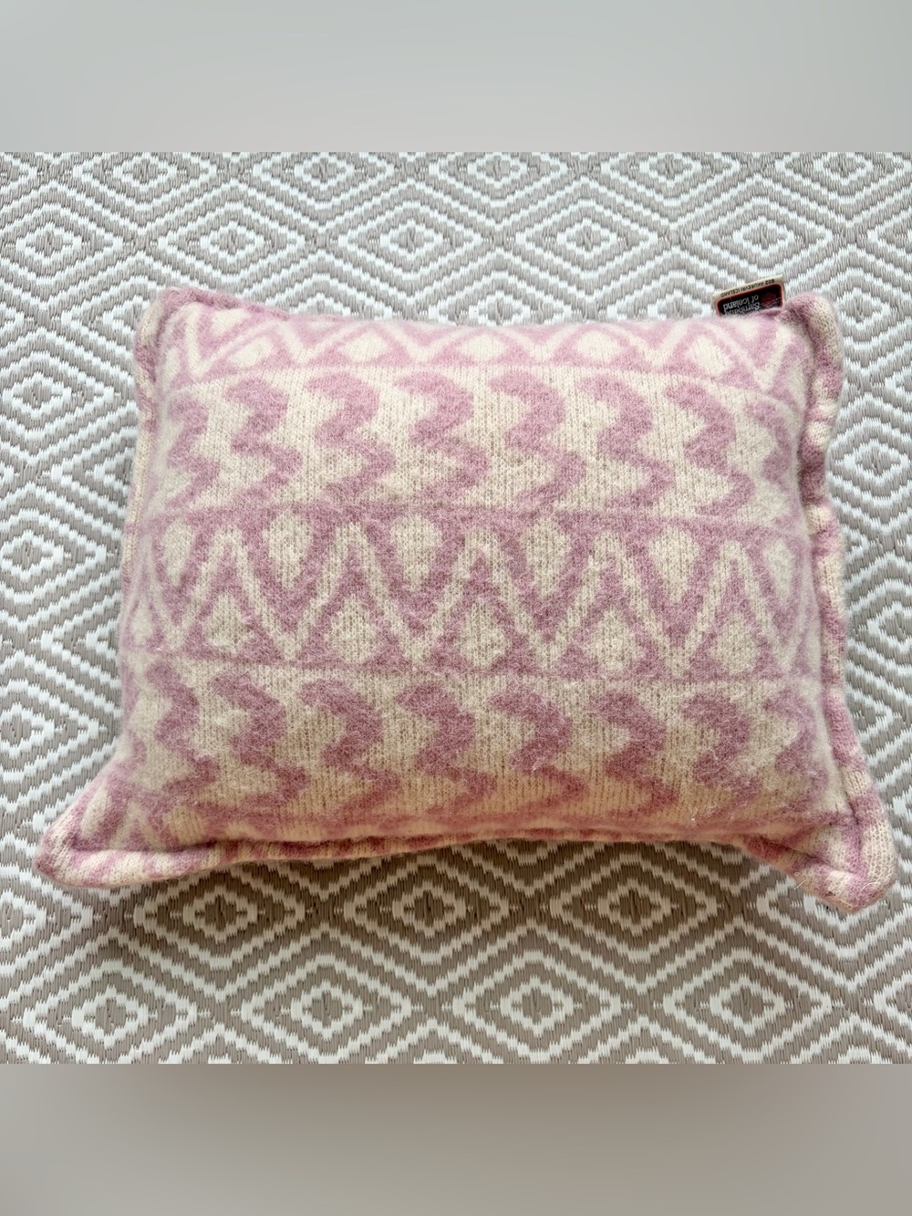 VTG 80s Samband of Iceland 100% Pure New Wool Pink Cream Knit